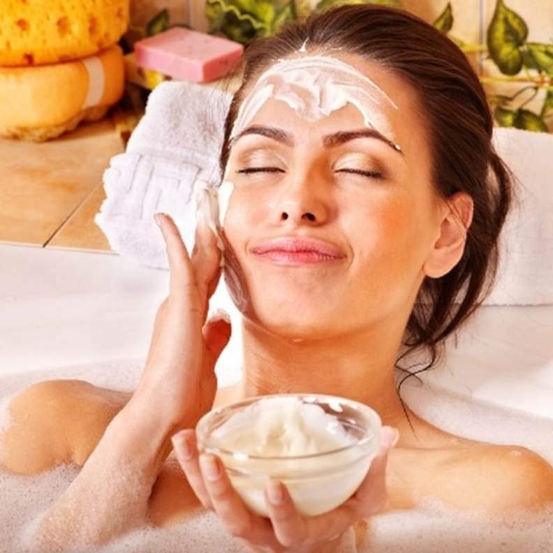 خلطة الزبادي والنشاء تخلصك من حب الشباب