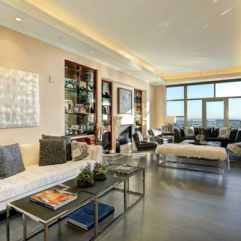 يولاندا حديد Yolanda Hadid و أولادها 