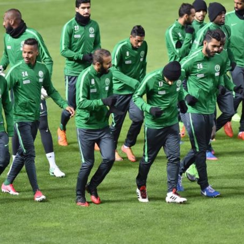 هوساوي و الفرج يغيبان عن تدريبات السعودية في أستراليا