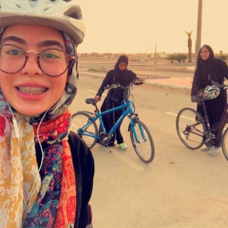 فريق بسكليته النسائي بجدة