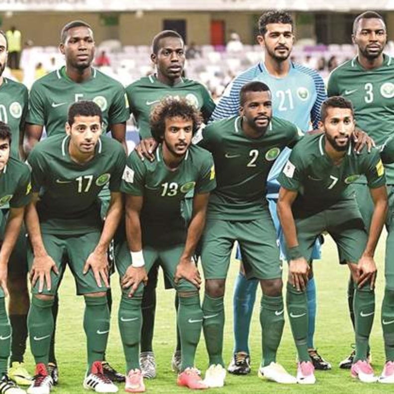 منتخب السعودية تدرب في سرية تامة