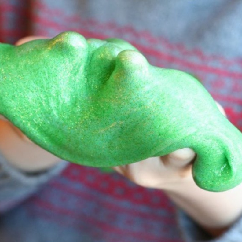 لعبة السلايم ستتسبب بحرق يد طفلك