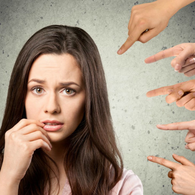 كيفية السيطرة على عقدة التقصير عند الأم