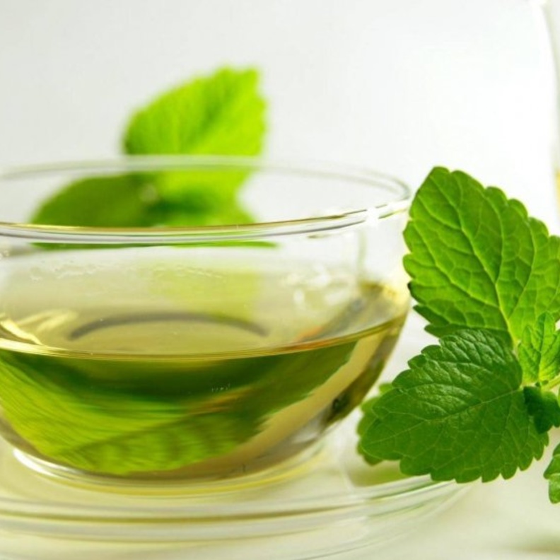 الشاي الاخضر مع النعناع مفيد لصحة الجسم