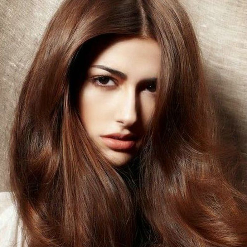 صبغ الشعر بالحناء والكركدية بطريقة سهلة