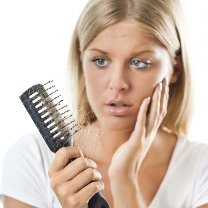 تساقط الشعر مشكلة تؤرق كل عروس