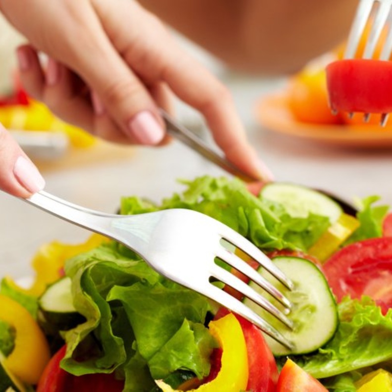 أخصائية التغذية وإنقاص الوزن إيمان الأيوب