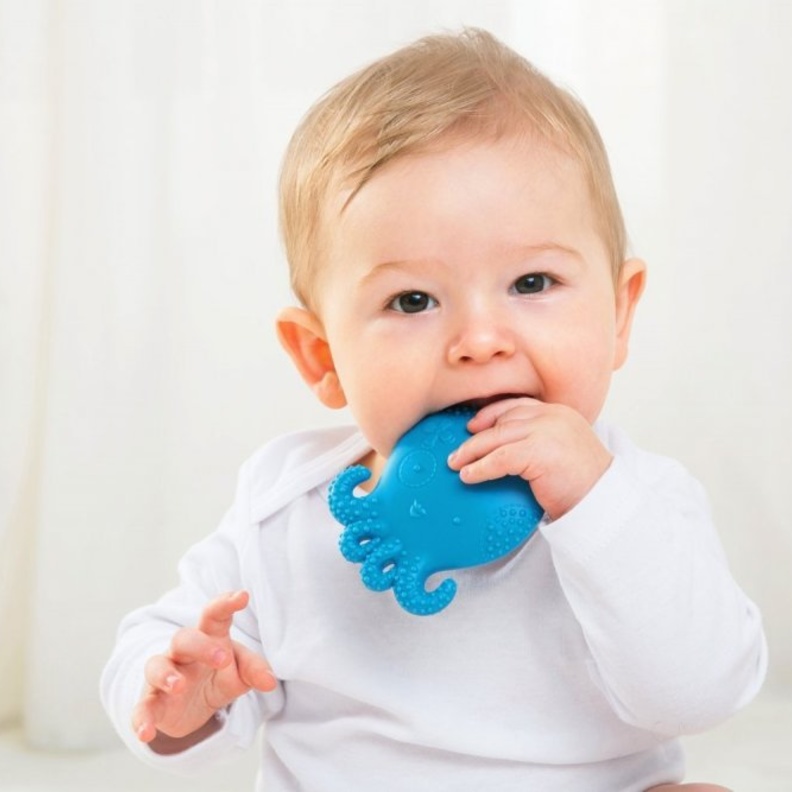 الطرق الصحيحة للعناية بصحة الاسنان والفم للاطفال والرضع