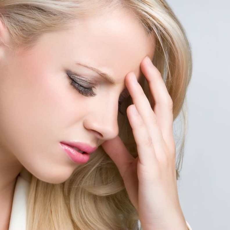 الصداع أحد أبرز أعراض الجفاف