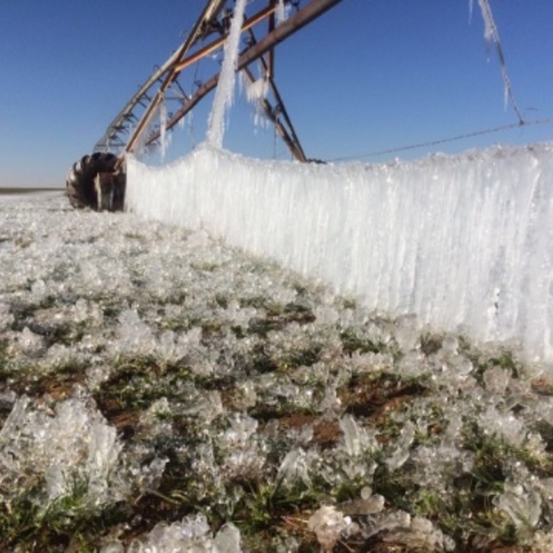 اللون الأبيض للثلوج في منظر خلاب