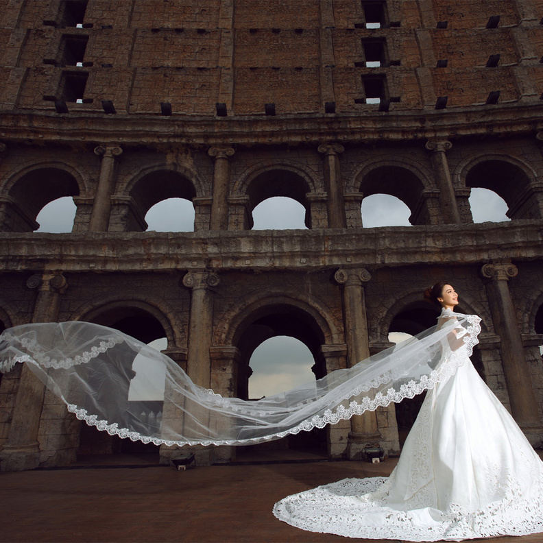 طرحة ناعمة لإبراز شكل الفستان