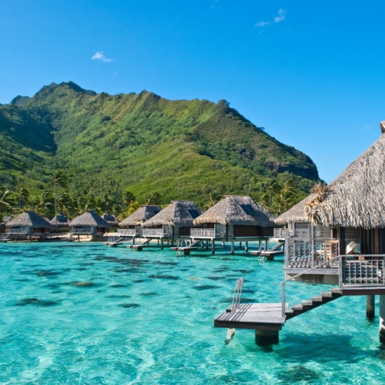 الفنادق العائمة لشهر العسل - Lagoon Resort & Spa