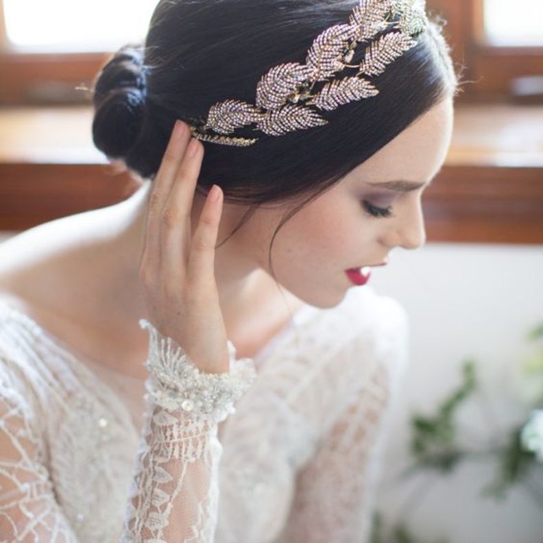 تاج العروس من الخرز