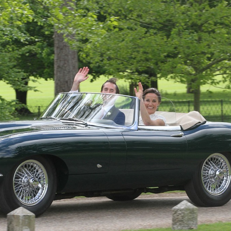 وصول العروسين الى حفل الزفاف