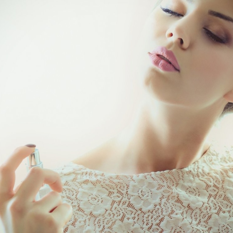 أحدث العطور النسائية لعيد الأم