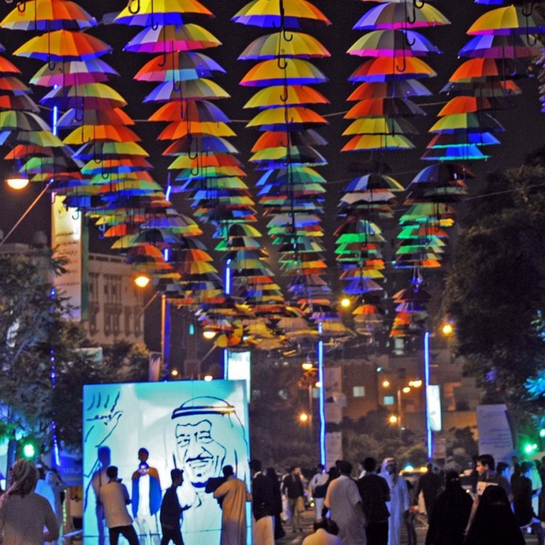 فعاليات متنوعه في شارع الفن في أبها