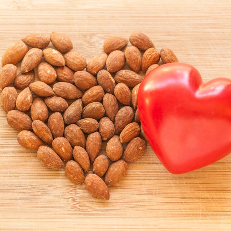 فوائد اللوز على الصحة و الجمال و الرشاقة لا تحصى