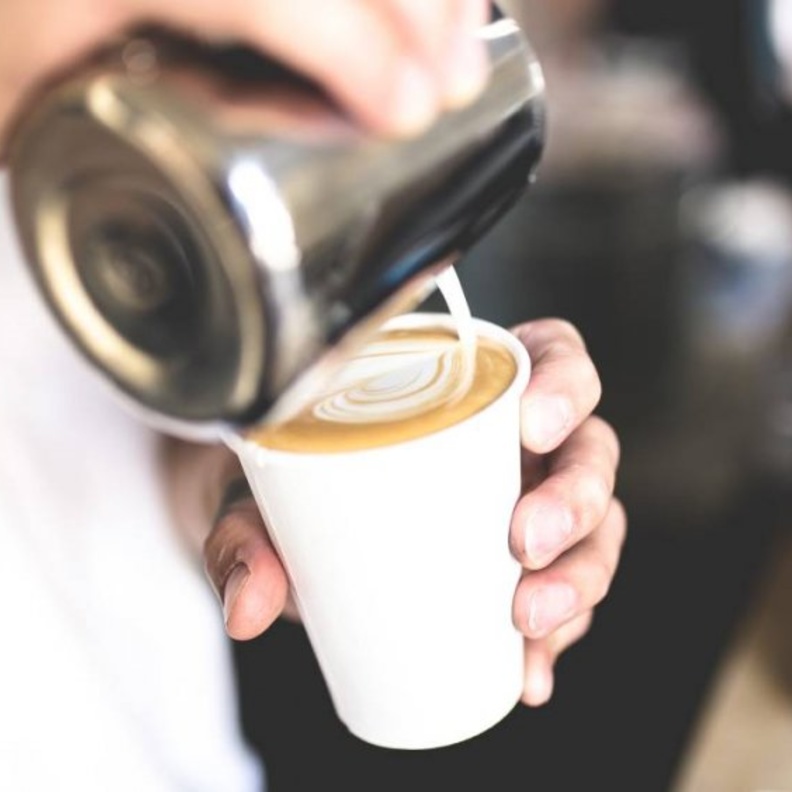 لمحبي القهوة هذه نسبة الكافيين لكل نوع 