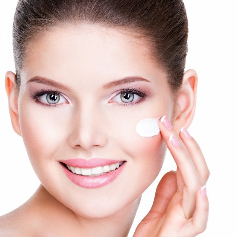 استخدمي الكريمات المغذية لبشرتك