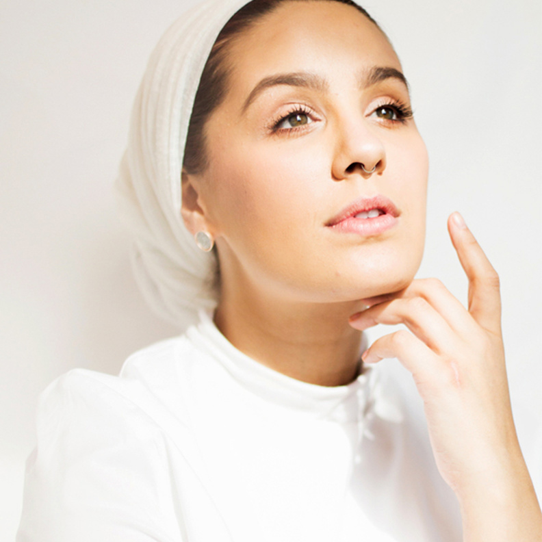 استخدمي الماسكارا الكثيفة لإبراز جمال عينيكِ