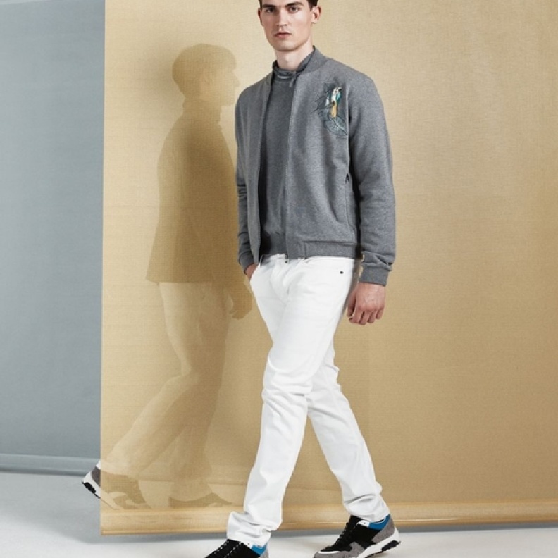 من المجموعة