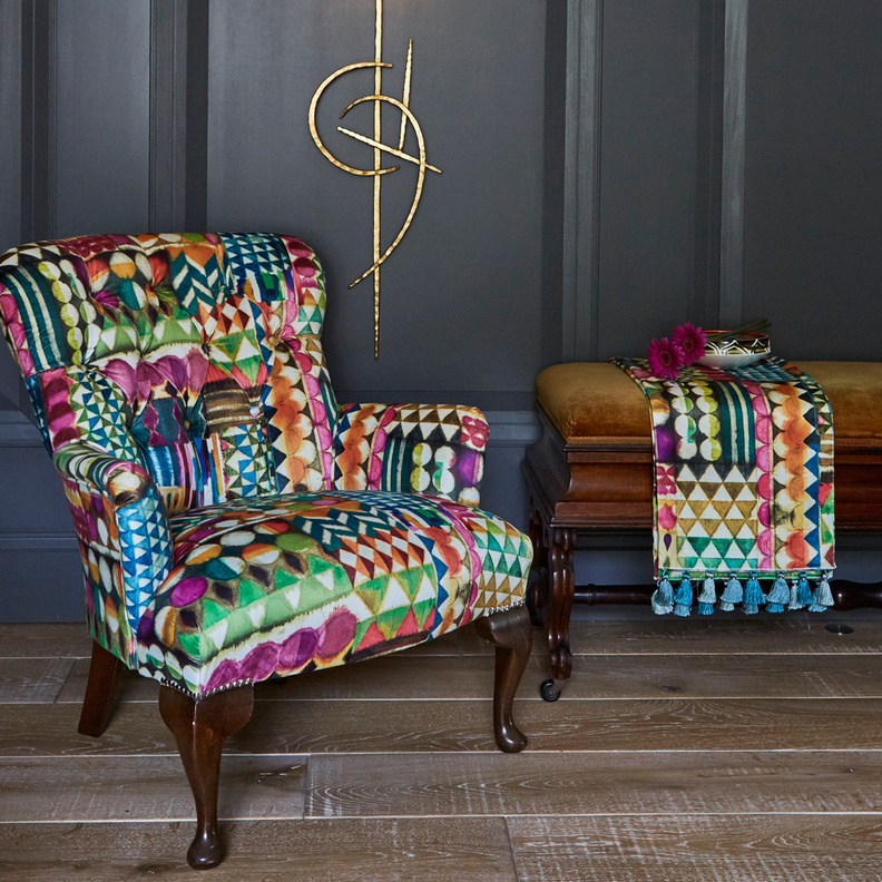 الألوان المشرقة تناسب مواليد برج الحمل 