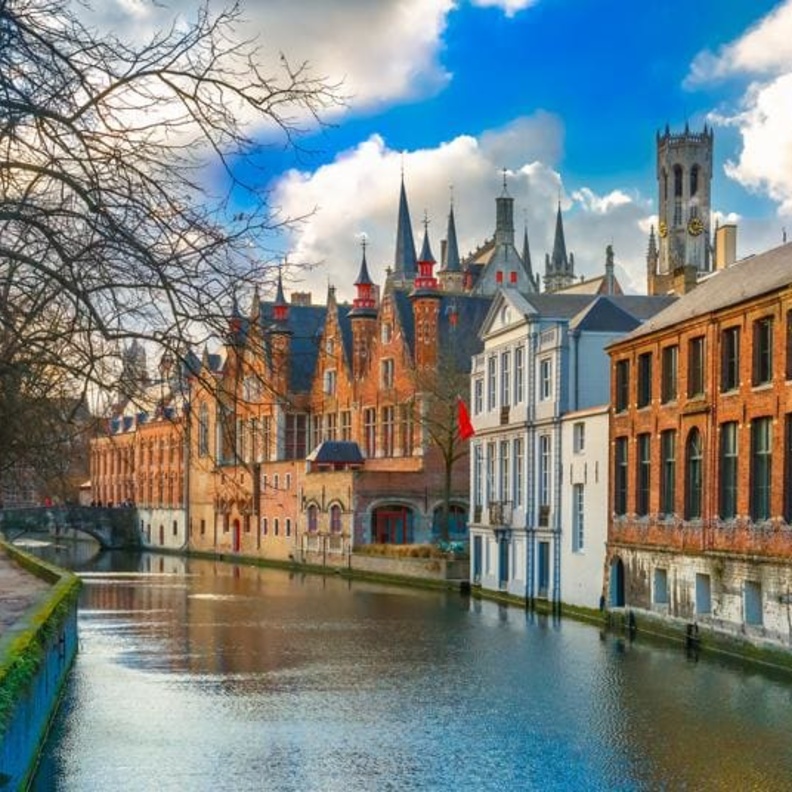 متحف Groeninge الذي يطلق عليه كذلك اسم متحف الفنون الجميلة