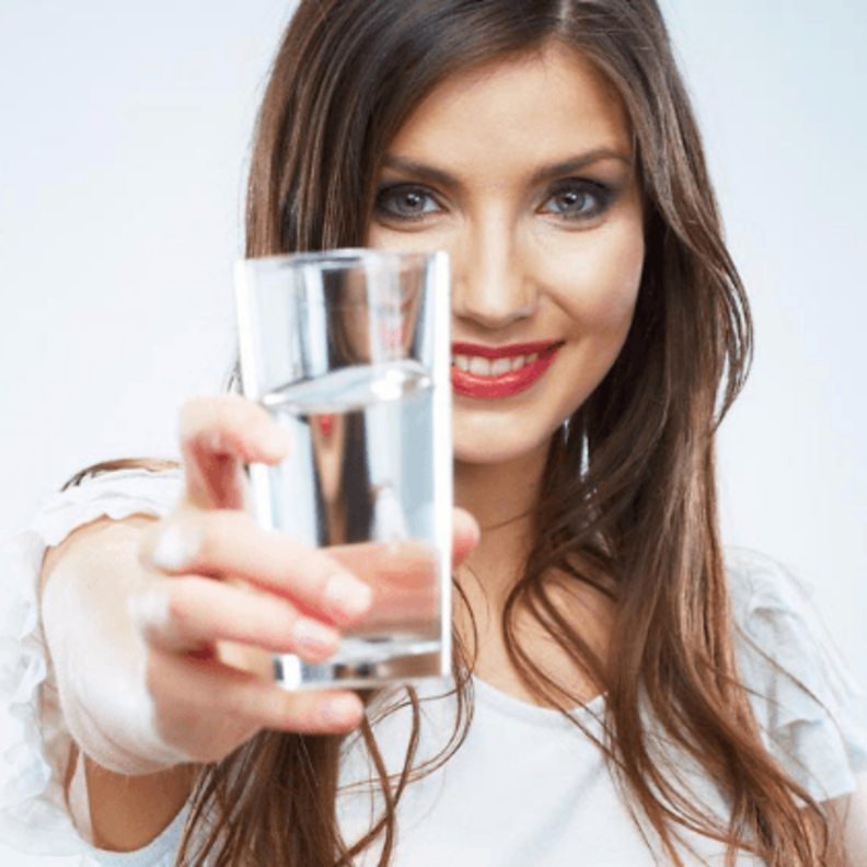 المياه المعدنية توازي الحليب في محتوى الكالسيوم