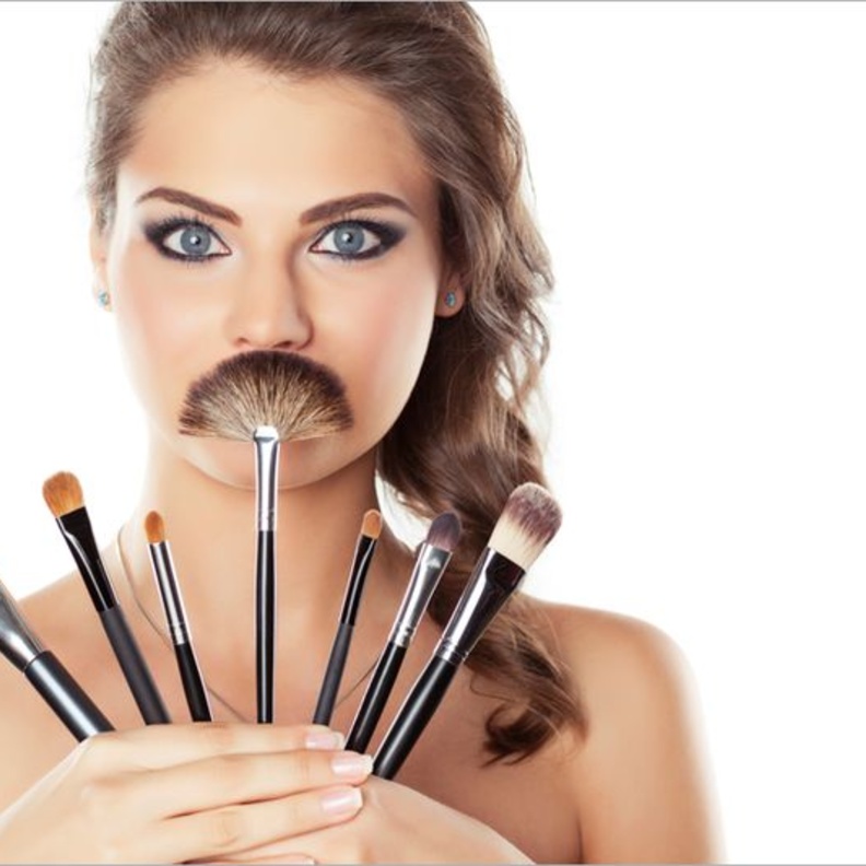 فرش المكياج و كيفية استخدامها