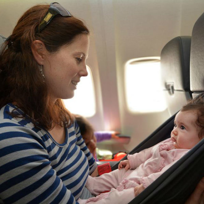 راحة الأم أثناء السفر تنعكس على الطفل