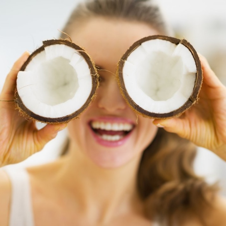 جوز الهند مثالي لجمال بشرتك