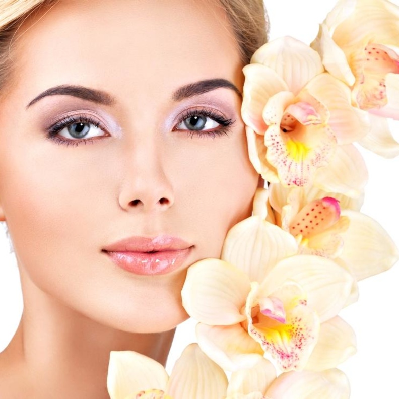 زيت الورد يزيد من نضارة الوجه