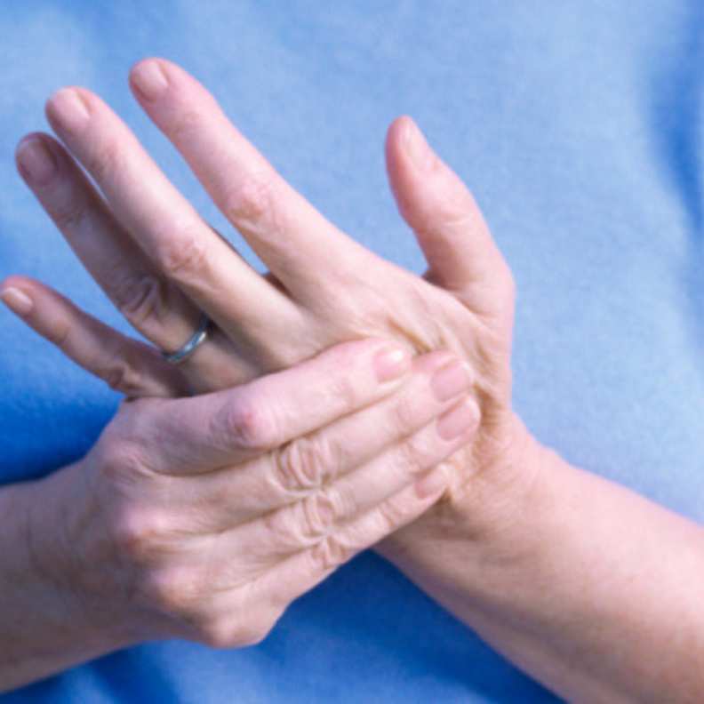 تنميل اليدين سببه ضعف في الاعصاب