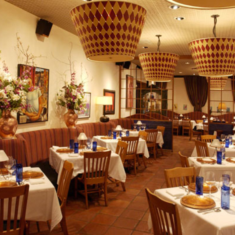 سعودي يطلق زوجته