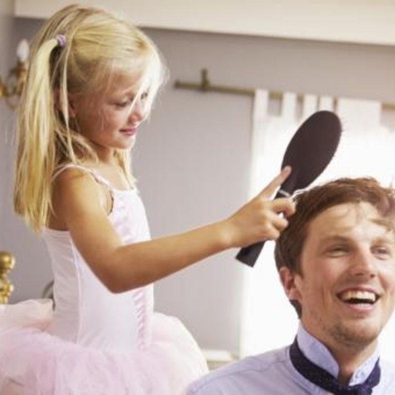 الاب اول قصة حب فى حياة ابنته