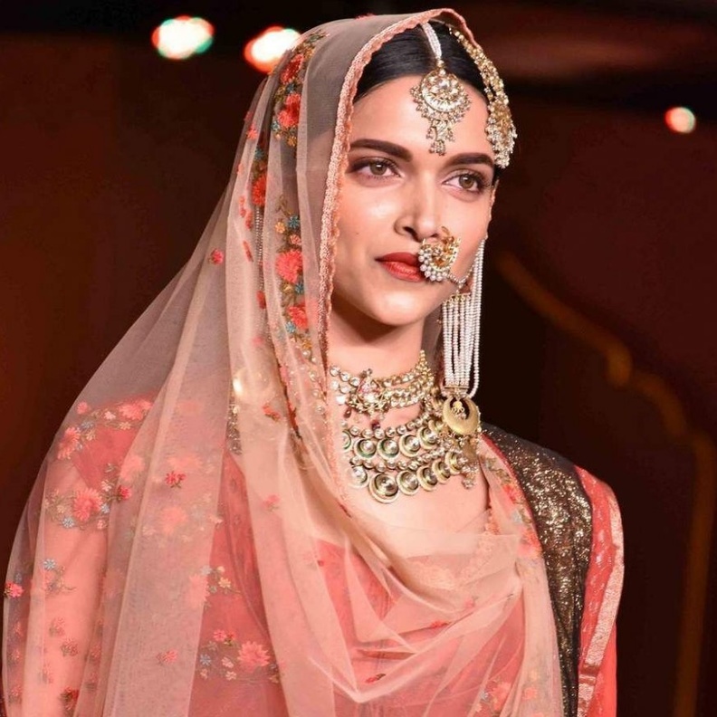 أجر ديبيكا بادوكون أعلى من أجر رانفير سينغ و شاهيد كابور