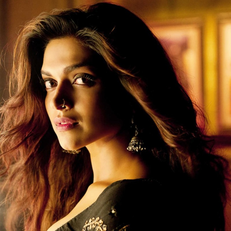 متحدث باسم ديبيكا بادوكون يعترف بإصابتها