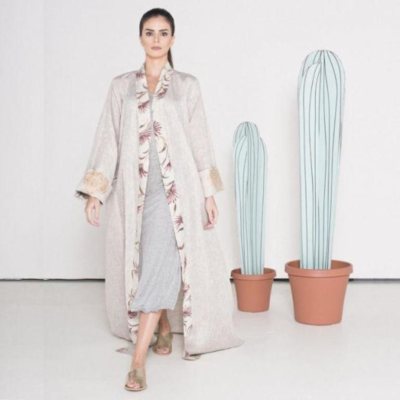 عباية بألوان صيفية