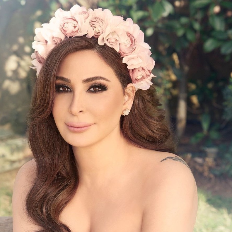 يارا باكسسوار طوق الورد