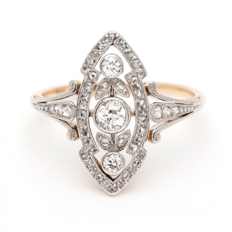 خاتم بتصميم قديم بللوننن التا والعيار