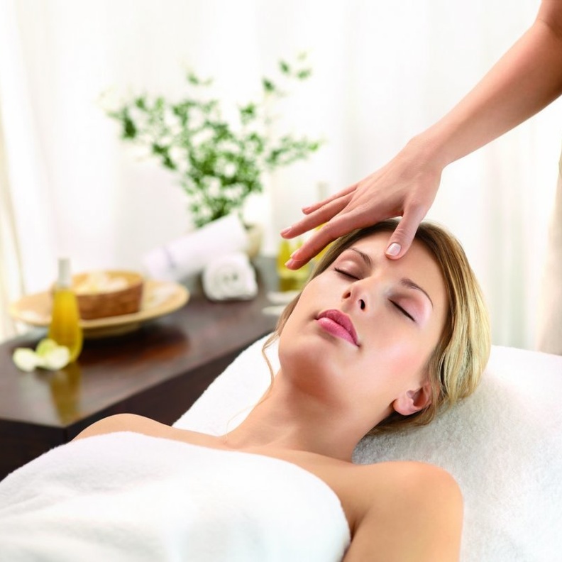 قومي بزيارة المنتجعات الصحية أو صالونات التجميل