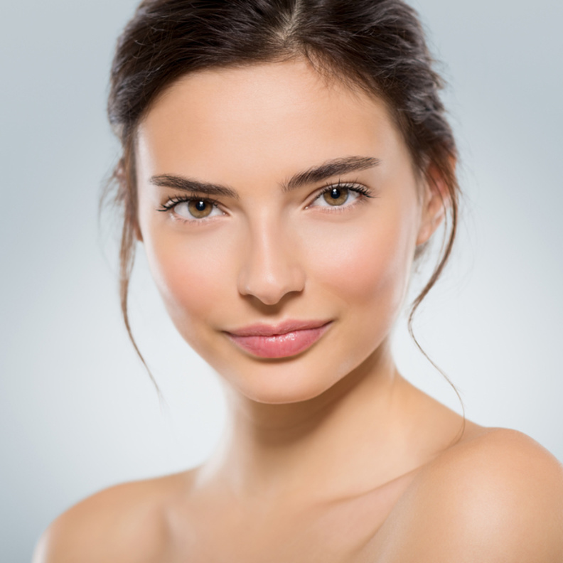 لا تجعلي السفر يؤثر سلبياً على بشرتك