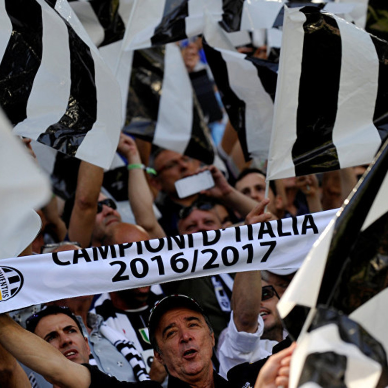 وفنتوس بطل الدوري الإيطالي 2017 من صور رويترز
