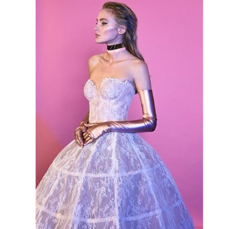 فستان مع كاب طويل