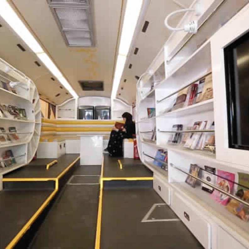 ثقافة بلا حدود تعمق حب القراءة والكتاب في قلوب الاماراتيين