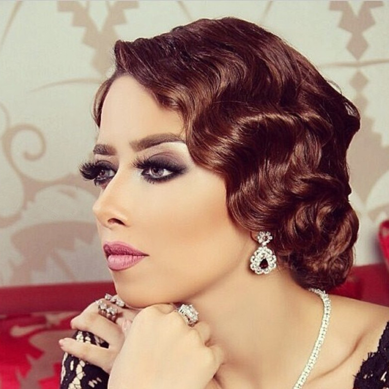 الفنانة بلقيس تختار تسريحات شعر الريترو العصرية