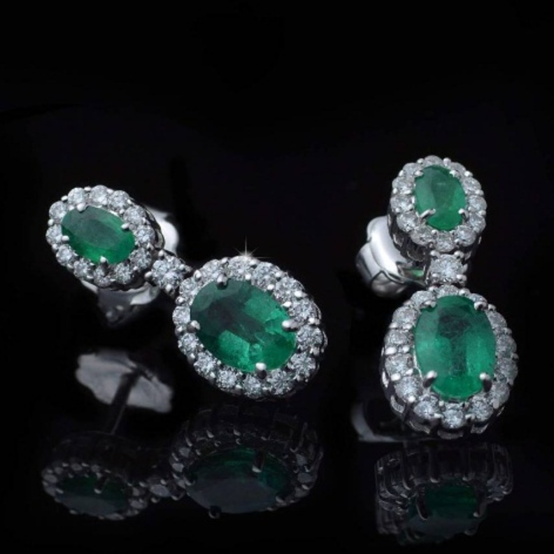 أقراط مميزة من الماس