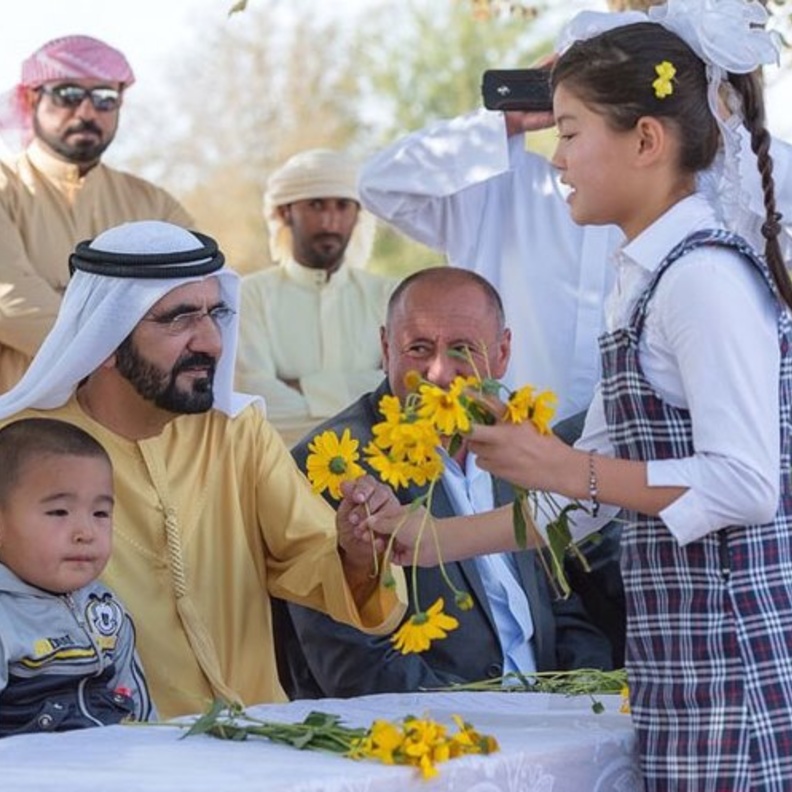 محمد بن راشد يطلق مبادرة "صناع الأمل" تشجيعا للأعمال الخيرية المجتمعية