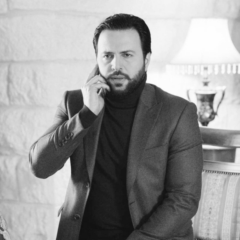 تليق به جاكيتات البلايزر بالقصّات الشبابية