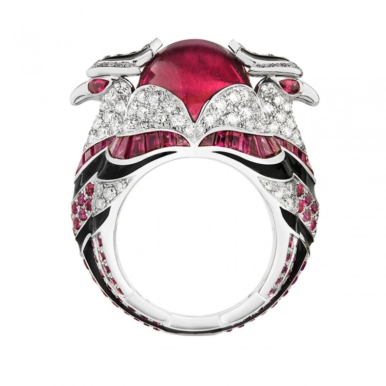 خاتم بوشرون من الذهب الأبيض والماس والياقوت